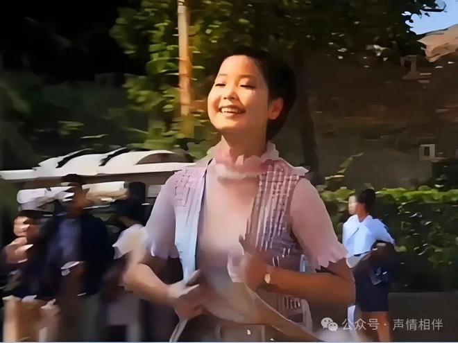 路》：穿越时光的月光照见永恒的人生哲思麻将胡了2模拟器试玩邓丽君《漫步人生(图3)